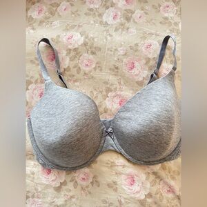 Victoria’s Secret Lined Perfect Coverage Bra 40DD